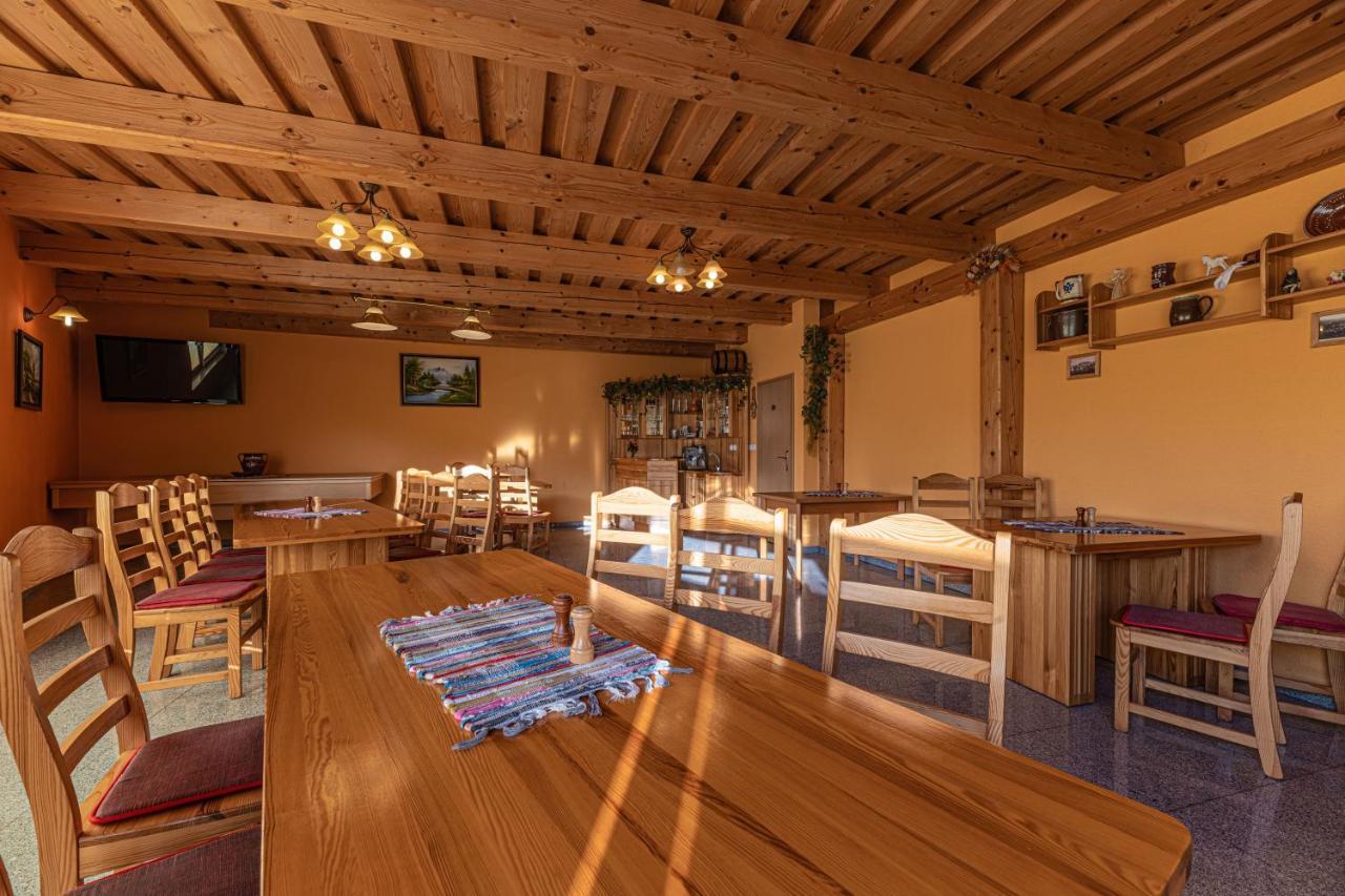 Hotel Penzion Adak à Párnica Extérieur photo